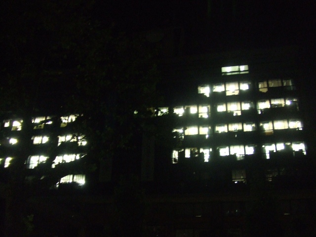 夜の県庁